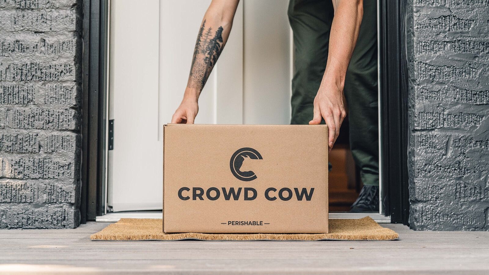 Crowd Cow box